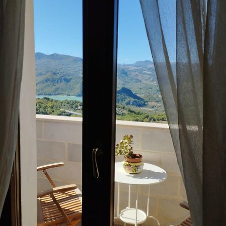 B&B "Za' Vittoria"#LagodiБомба Экстерьер фото